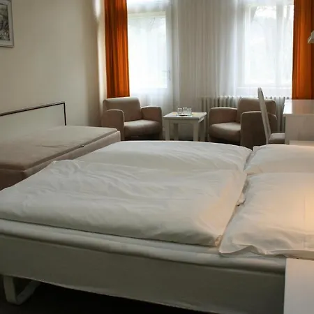 Polonia Hotel 2*